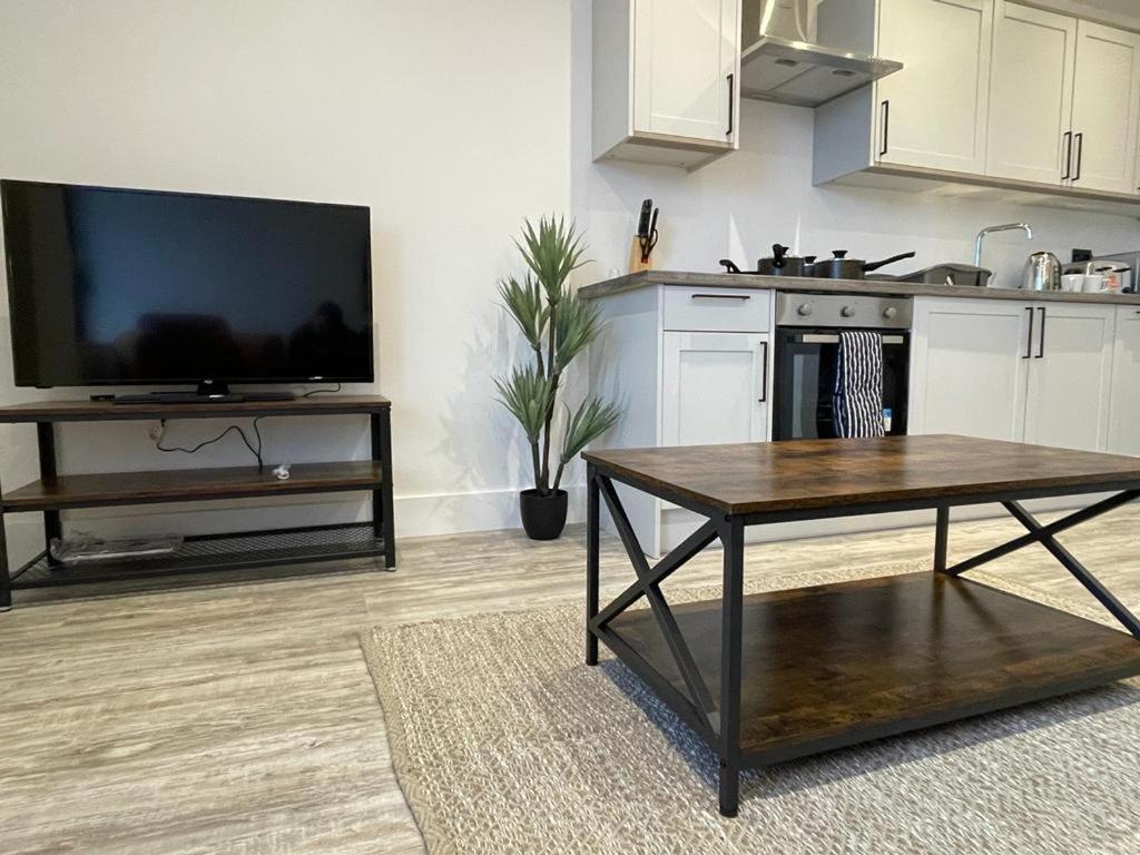 Kingsbridge Point - Cosy One Bed Apartments Near Town Centre, Swindon Eksteriør billede