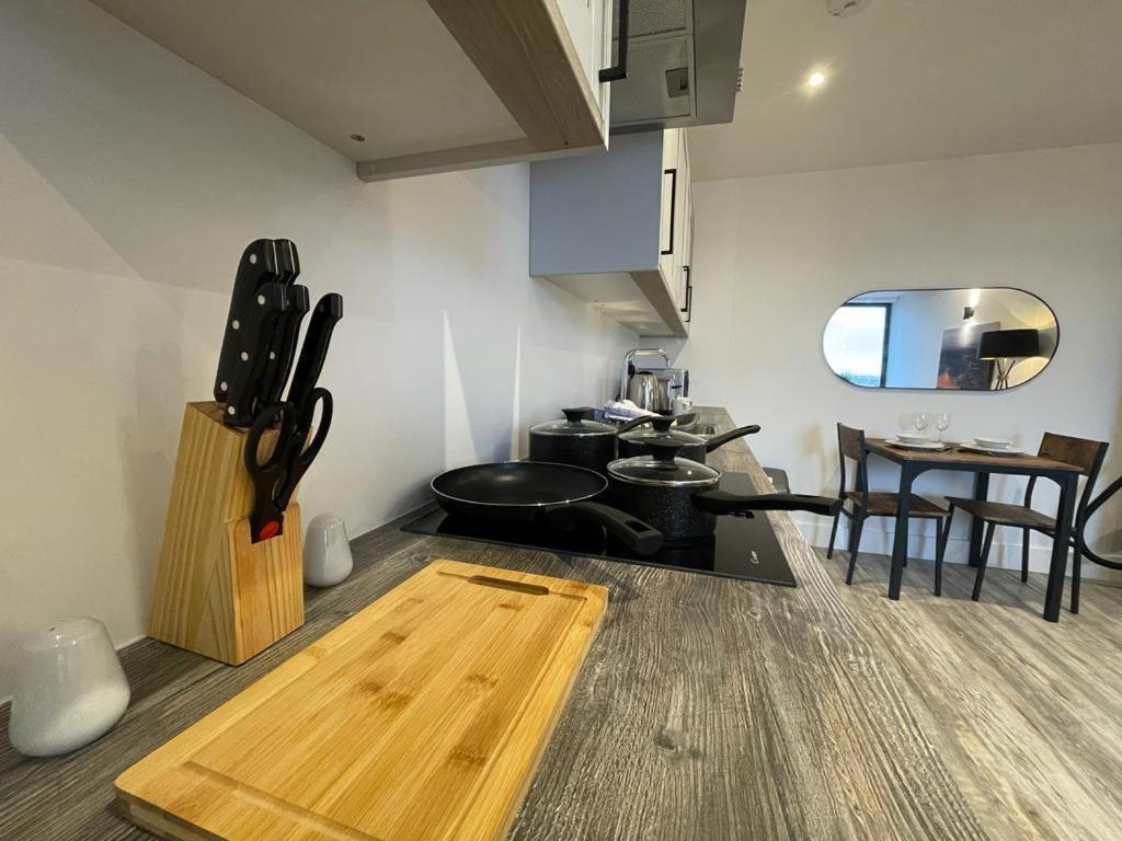 Kingsbridge Point - Cosy One Bed Apartments Near Town Centre, Swindon Eksteriør billede