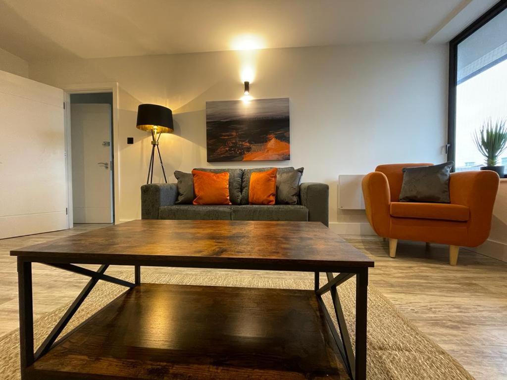 Kingsbridge Point - Cosy One Bed Apartments Near Town Centre, Swindon Eksteriør billede