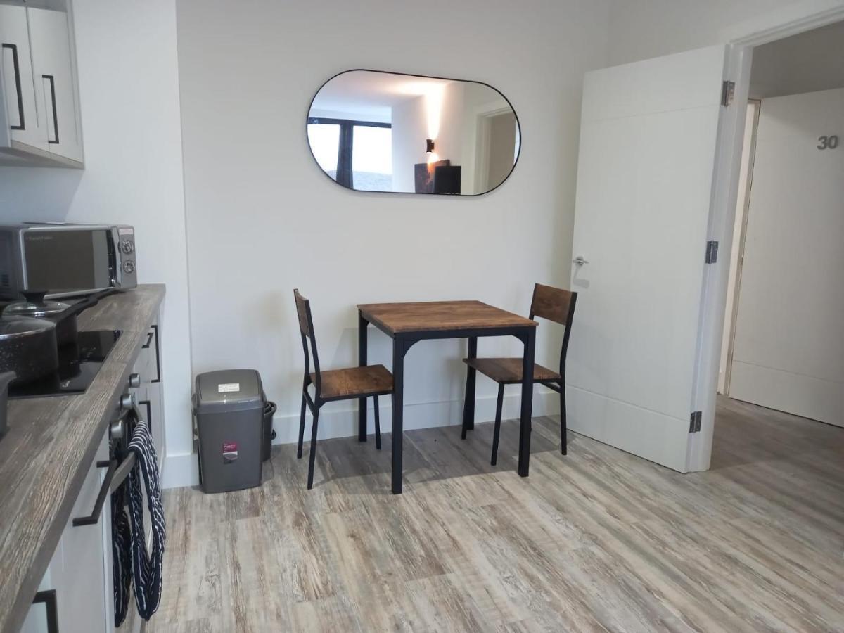 Kingsbridge Point - Cosy One Bed Apartments Near Town Centre, Swindon Eksteriør billede