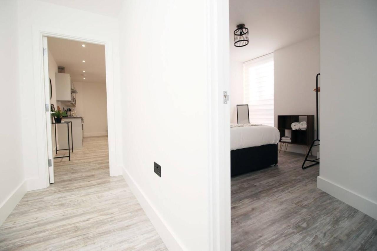 Kingsbridge Point - Cosy One Bed Apartments Near Town Centre, Swindon Eksteriør billede
