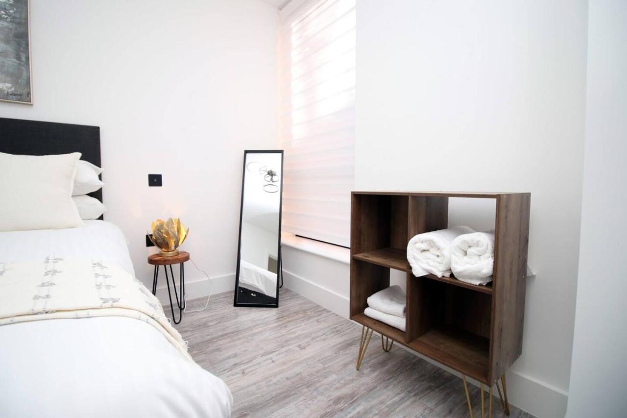Kingsbridge Point - Cosy One Bed Apartments Near Town Centre, Swindon Eksteriør billede