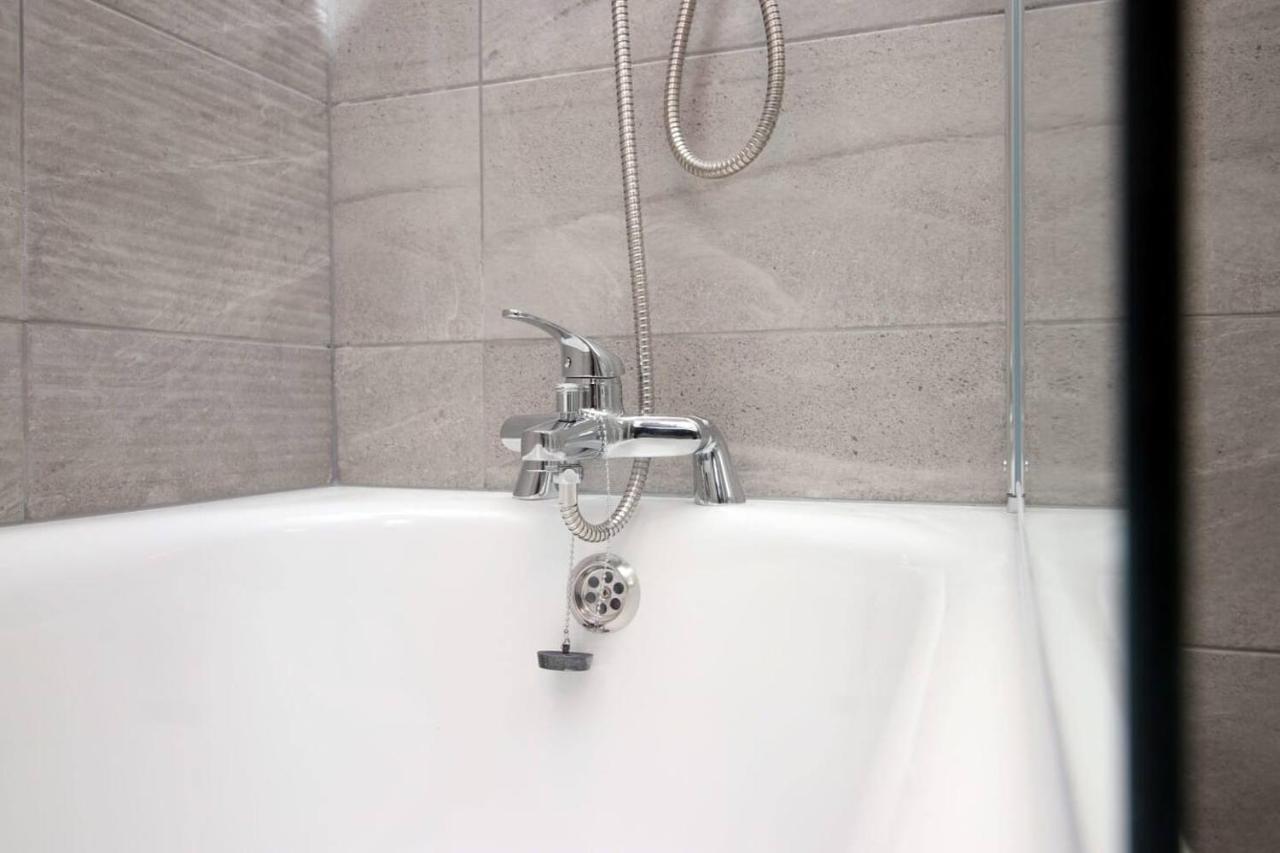 Kingsbridge Point - Cosy One Bed Apartments Near Town Centre, Swindon Eksteriør billede
