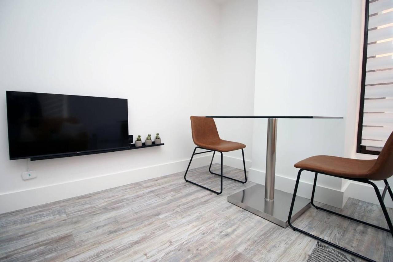 Kingsbridge Point - Cosy One Bed Apartments Near Town Centre, Swindon Eksteriør billede