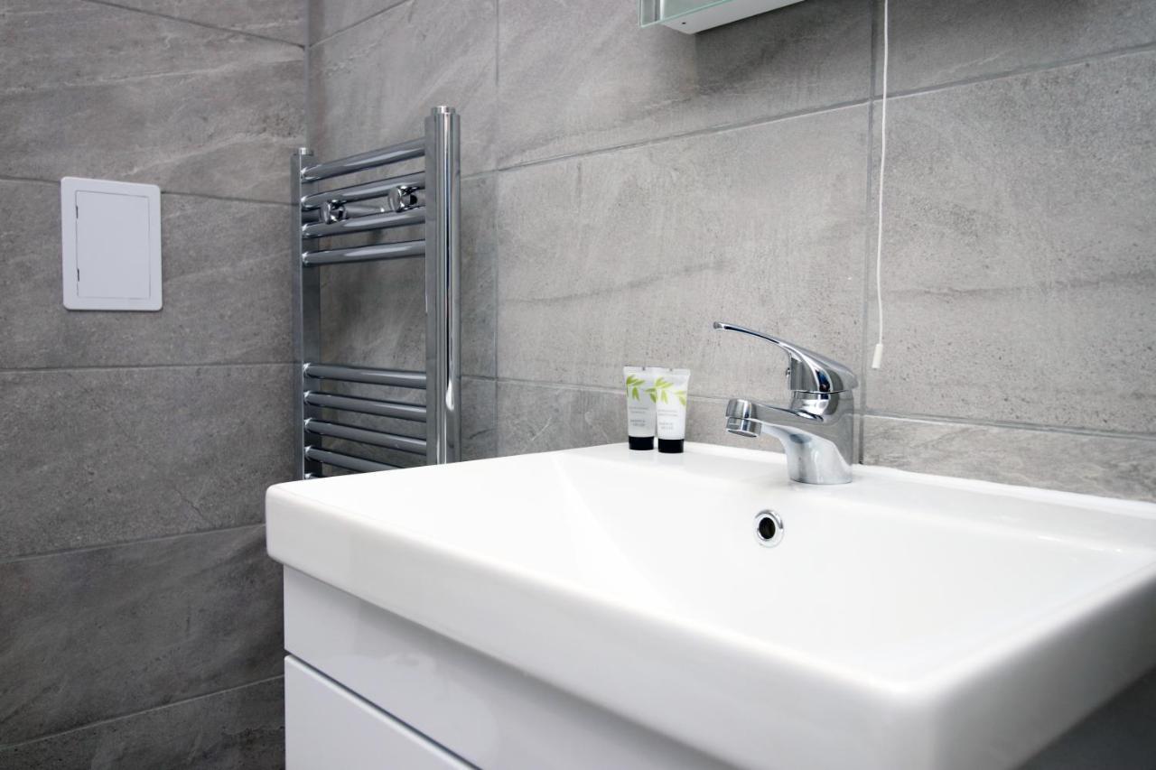 Kingsbridge Point - Cosy One Bed Apartments Near Town Centre, Swindon Eksteriør billede